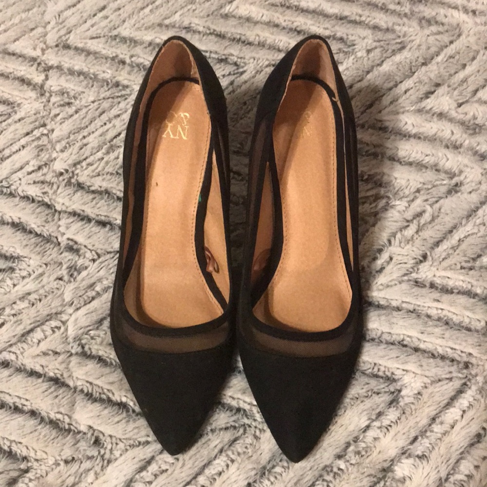 NY&C Mesh Pointy Pumps